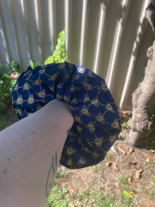 Bee scrunchie